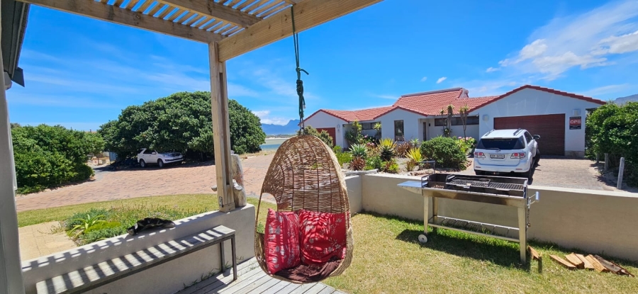 3 Bedroom Property for Sale in Meerenbosch Western Cape